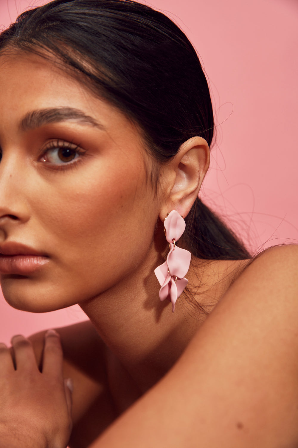 Bow 19 Leaf Earrings Light Pink