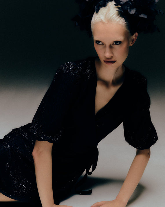 Ida Sjöstedt Petal Scrunchie Black