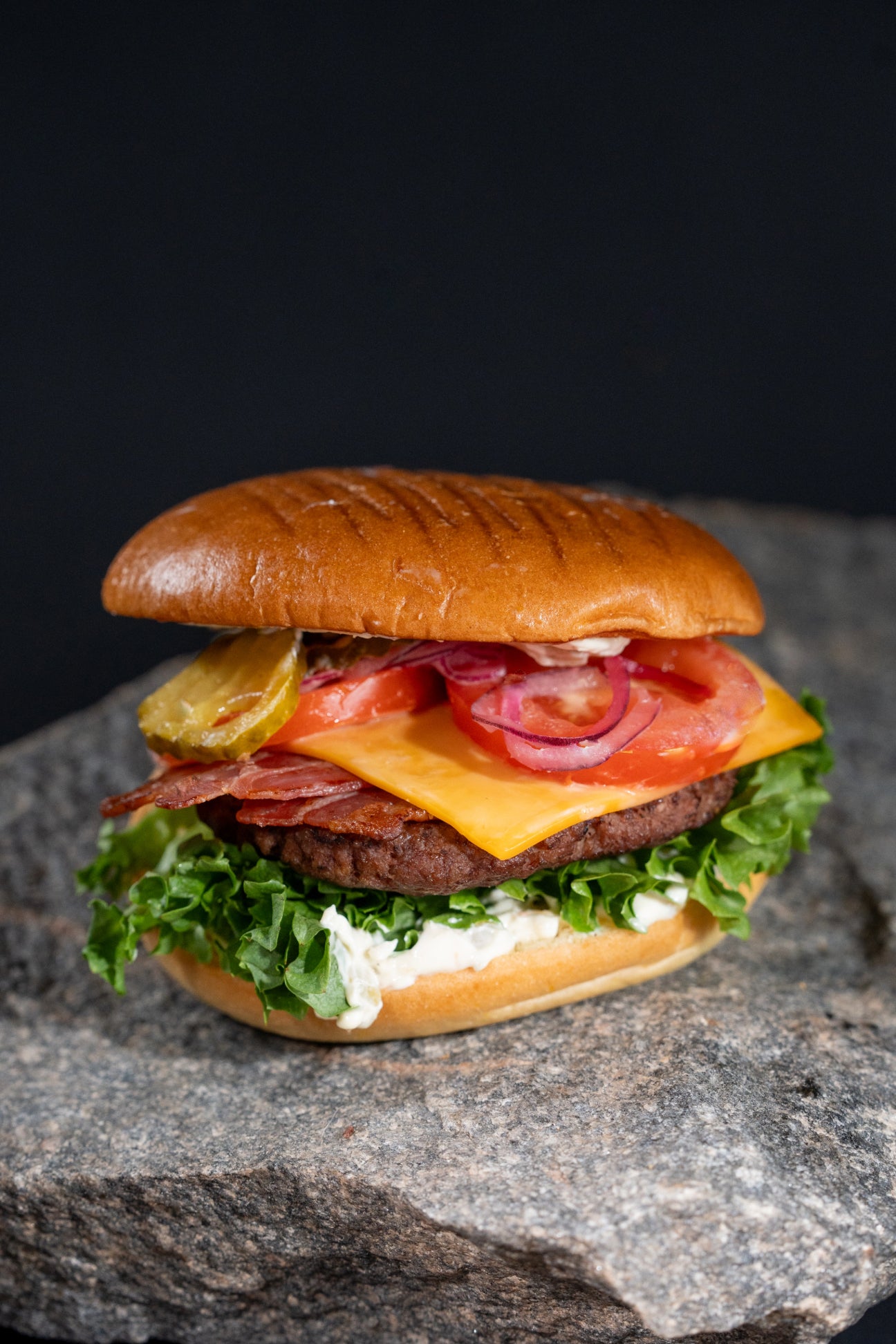 Angus-pekoniburger-ateria