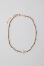 Lataa kuva Galleria-katseluun, Bow 19 Glow Short Necklace Gold
