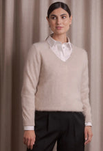 Lataa kuva Galleria-katseluun, Original Story Pitkähihainen Kashmirneule V-kaula-aukolla Latte
