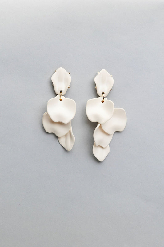 Bow 19 Leaf Earrings Matt White