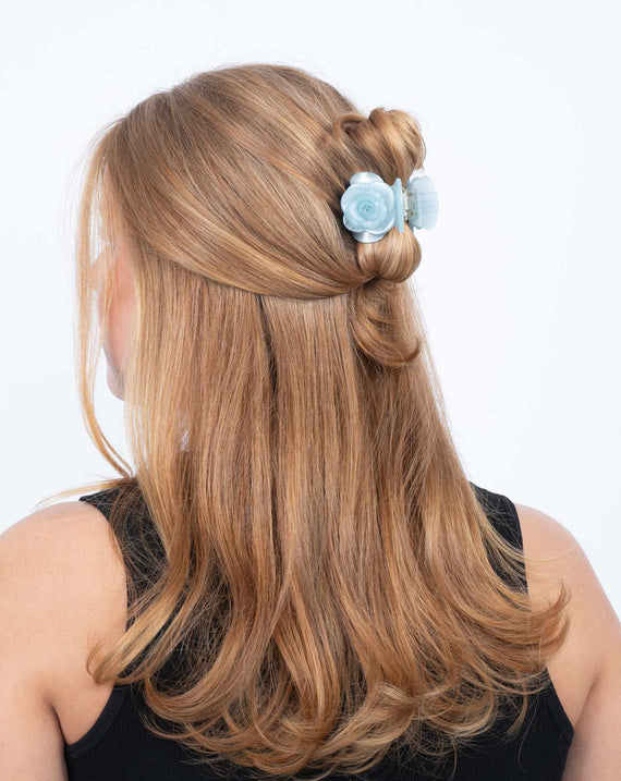 SUI AVA Rosie Sunny Hiusklipsi pastel blue