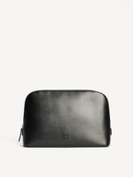 Lataa kuva Galleria-katseluun, By Malene Birger Aya Medium Cosmetics Case Leather Black
