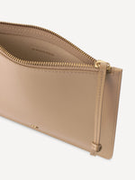 Lataa kuva Galleria-katseluun, By Malene Birger Aya Leather Purse Sand
