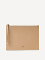 Lataa kuva Galleria-katseluun, By Malene Birger Aya Leather Purse Sand
