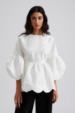 Lataa kuva Galleria-katseluun, Malina Gaia open back pouf sleeve blouse
