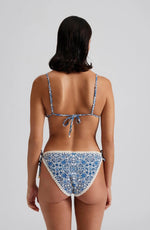 Lataa kuva Galleria-katseluun, Malina Ally Crochet Trimmed Bikini Bottoms Coastal Florals
