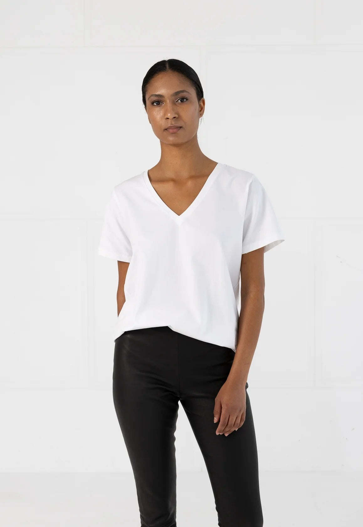 Coster Copenhagen T-Shirt With V-Neck Mid Sleeves White