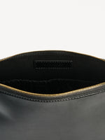 Lataa kuva Galleria-katseluun, By Malene Birger Aya Medium Cosmetics Case Leather Black
