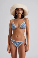 Lataa kuva Galleria-katseluun, Malina Ally Crochet Trimmed Triangle Bikini Top
