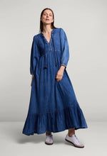 Lataa kuva Galleria-katseluun, Summum Woman Long Indigo Dress
